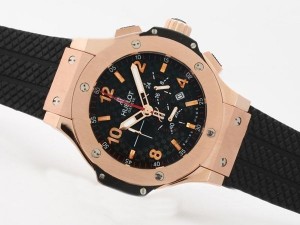 AAA Replica Gorgeous Hublot Big Bang Working Chrono Rose Gold Case With Carbon Fibre Watches